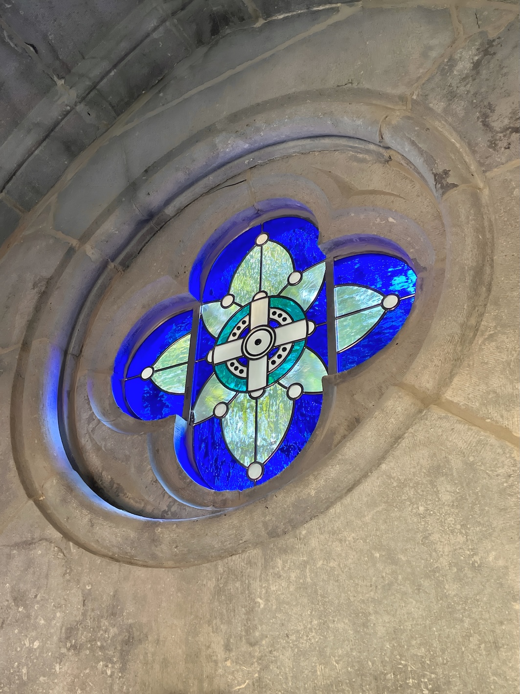 Vitrail rosace chapelle